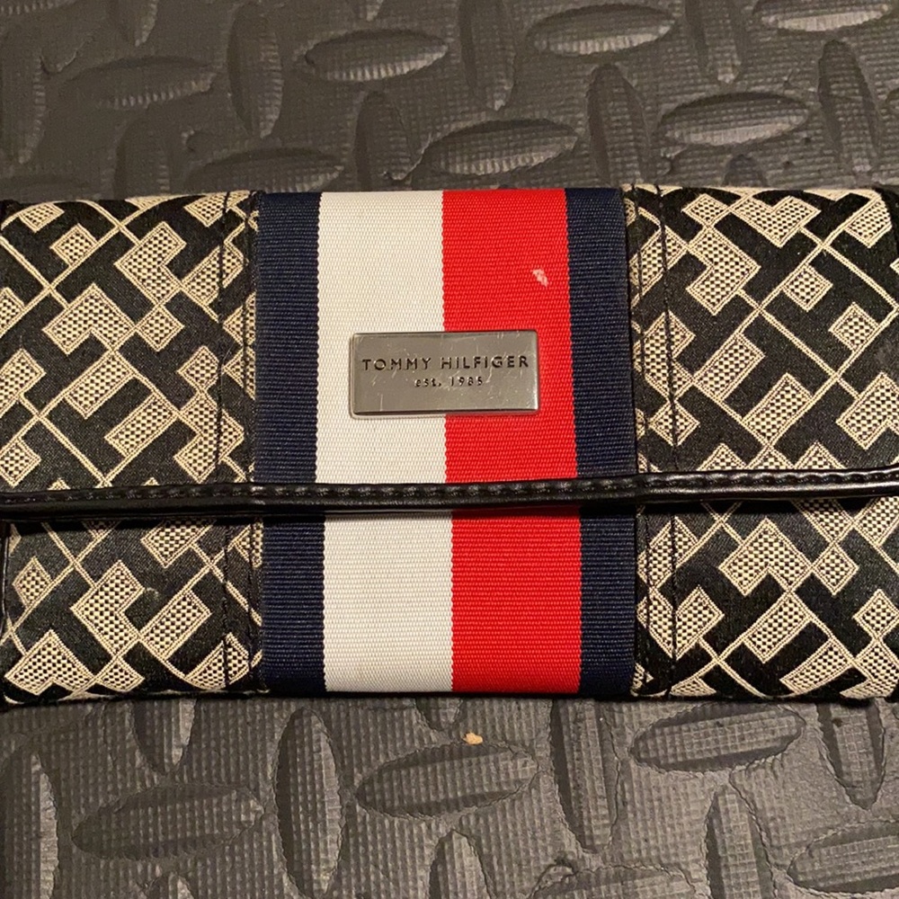 Tommy Hilfiger wallet!